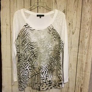 B.L.E.U. Leopard Print White Rivet Detail Top Casual Size XL